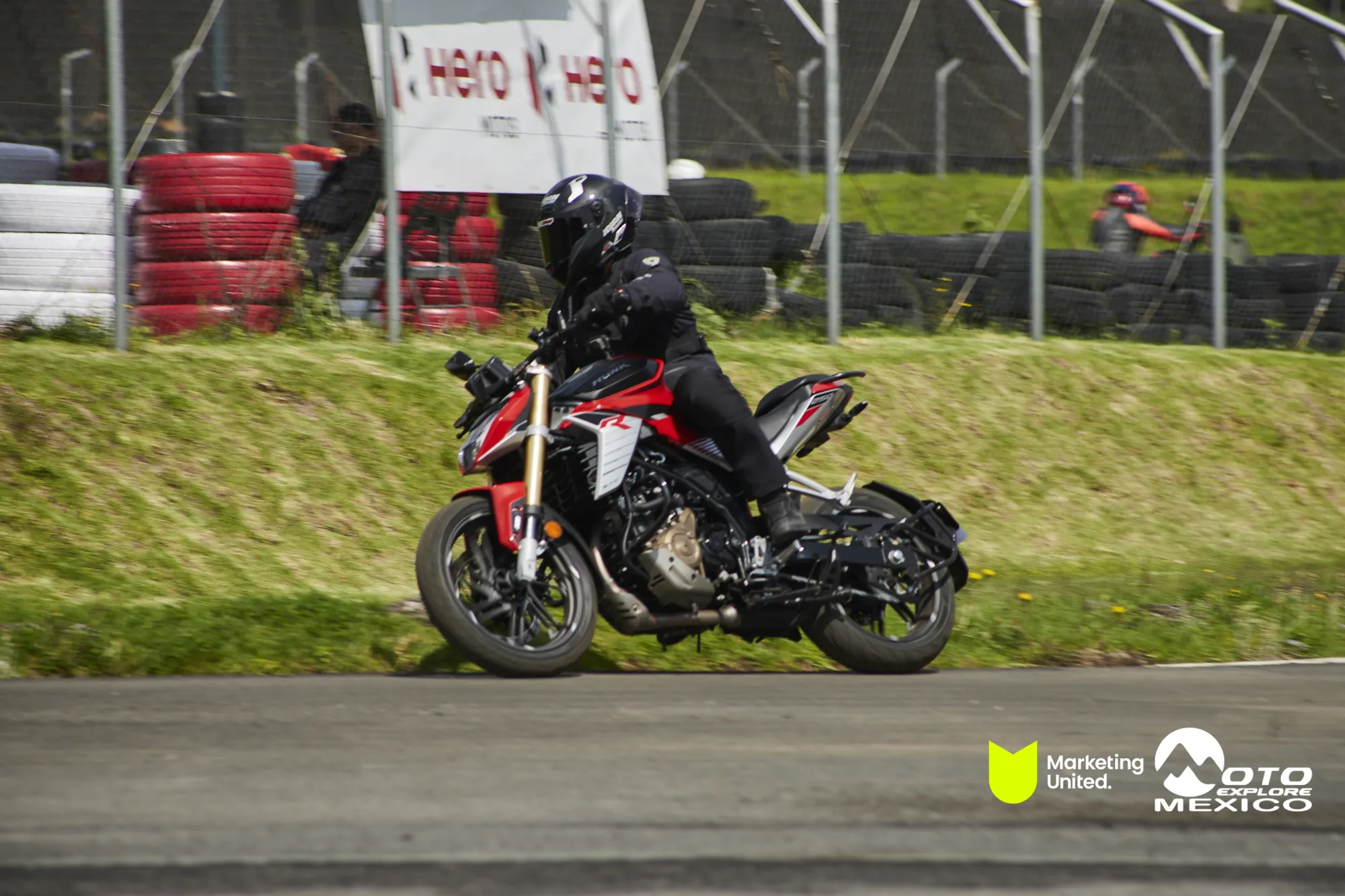 HUNK TRACKDAY 243